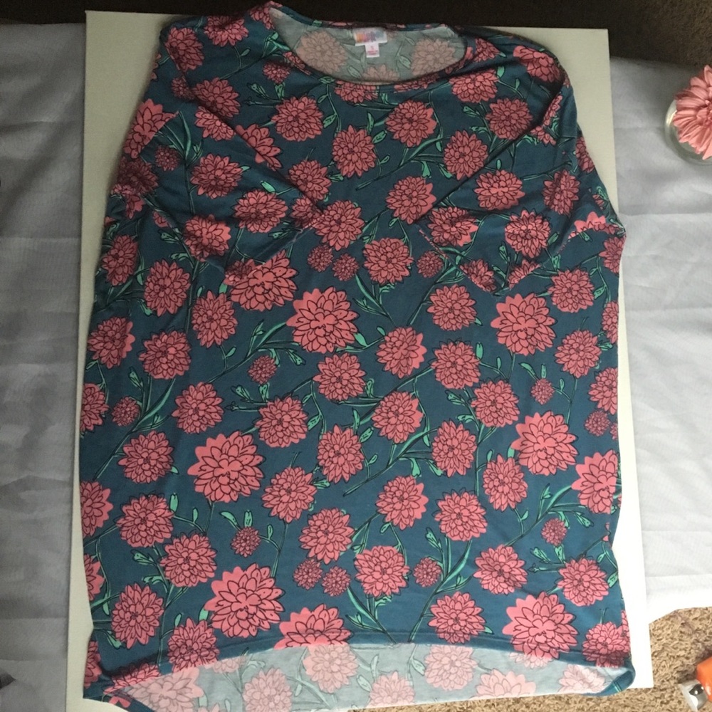 Lularoe Irma tunic size Small